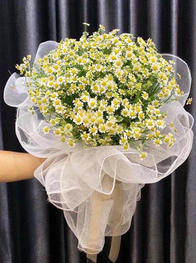 Tana daisies bouquet - My angle