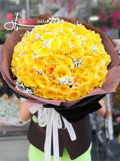 Bouquet of roses - Fragile rose buds