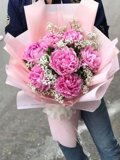 Bouquet of peonies - Full of love