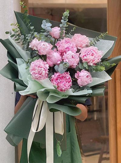 Pink peony bouquet - Giving to loved ones