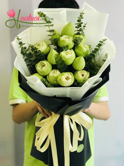 The white lotus flower bouquet of winter love