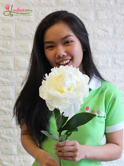 Raw white peony flowers