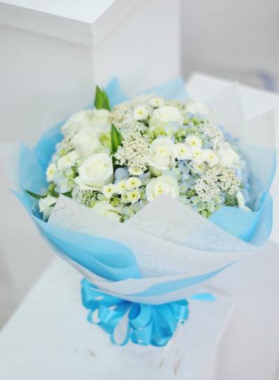 Birthday flowers - Ivory pearls