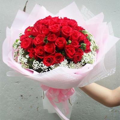 Red roses bouquet - Warm love