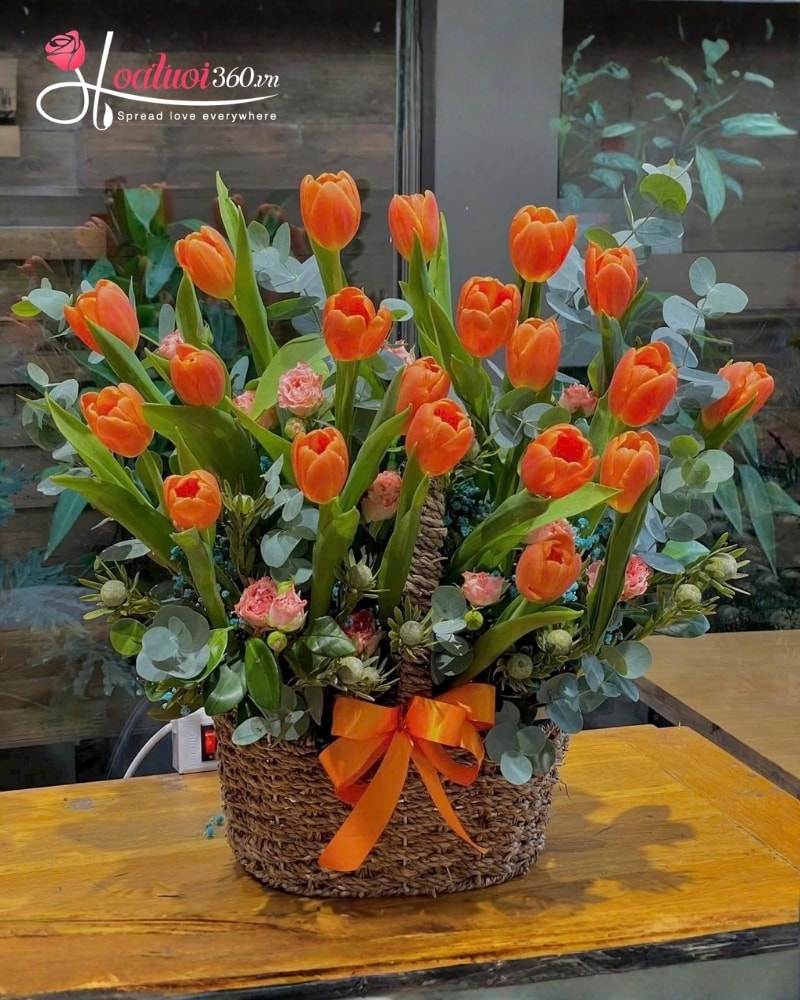 tulips is the best flowers for the office environment