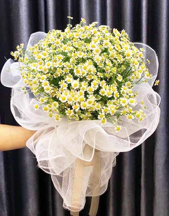 Tana daisies bouquet - My angle