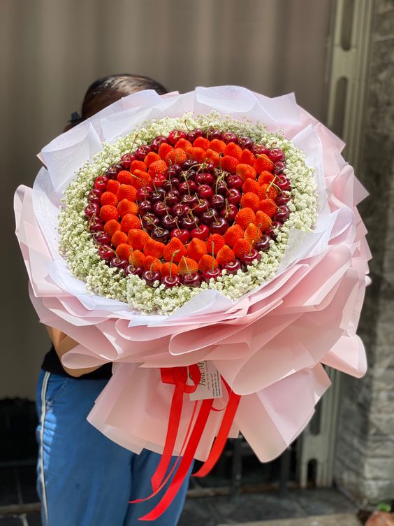 Bó hoa cherry kết hợp dâu tây 