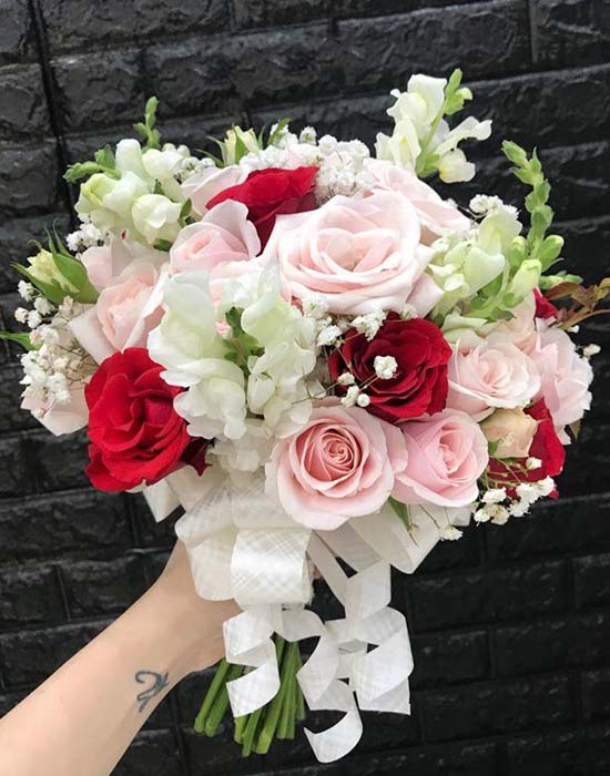Hoa cầm tay cô dâu - Yêu là cưới