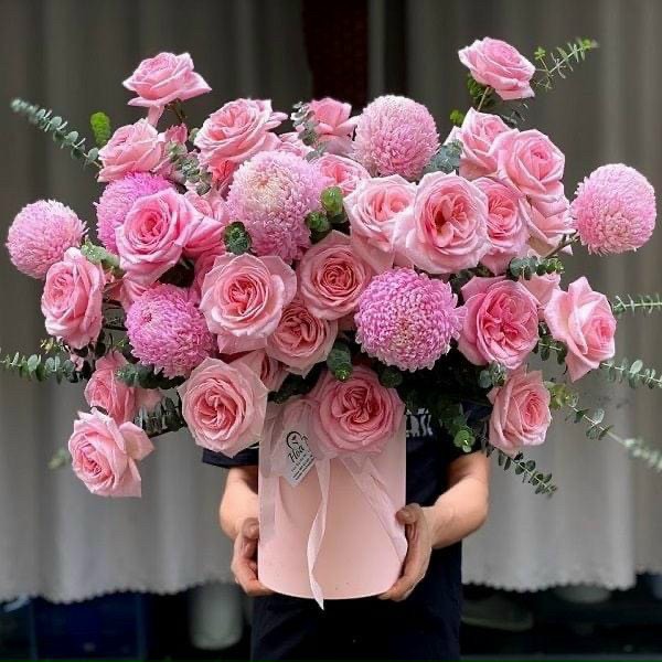 Box of peony chrysanthemums with roses